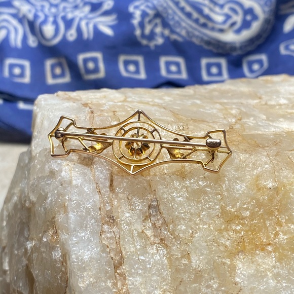 Antique 10k Gold Diamond and Natural Pearl Broach - Picture 12 of 12